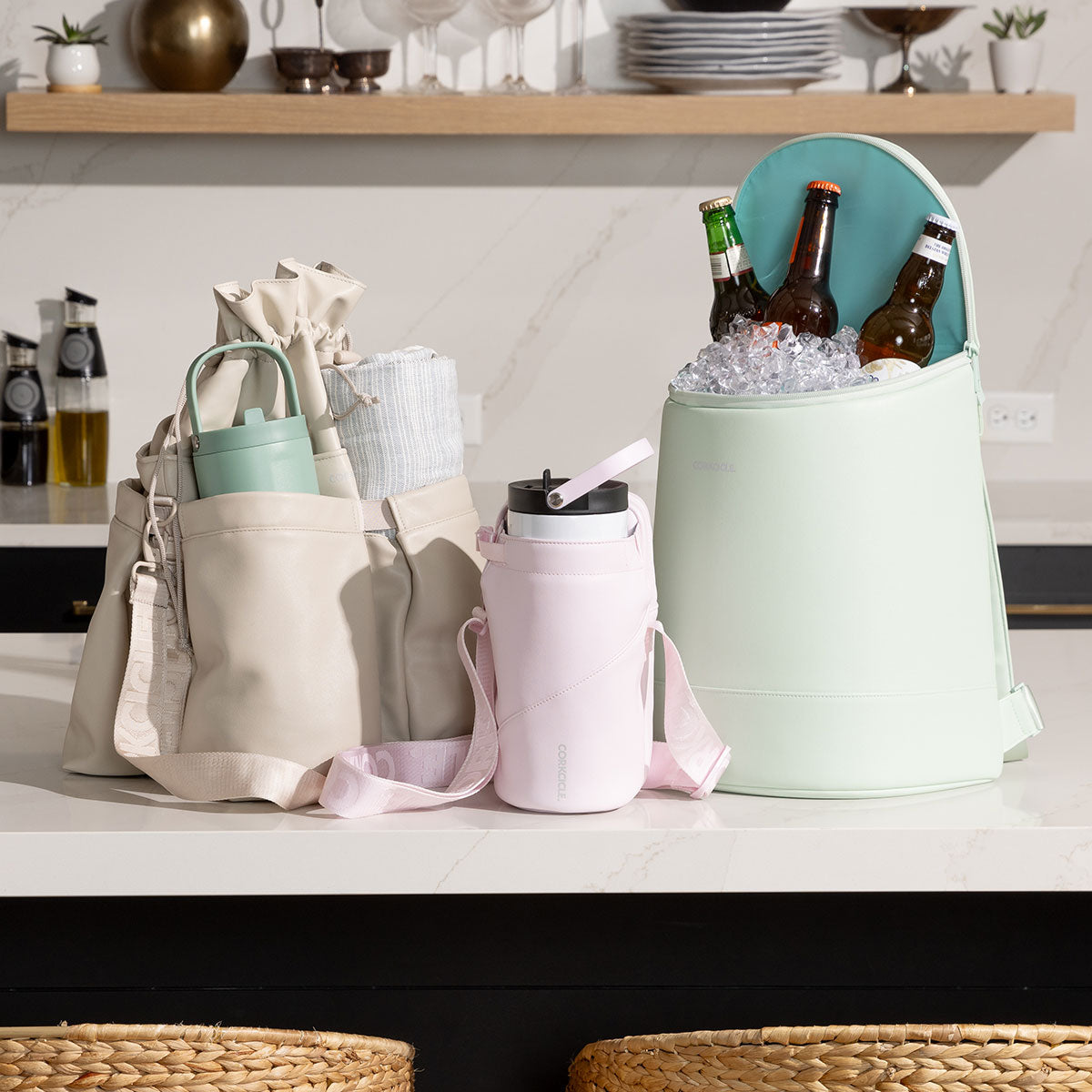 beverage-bucket-bag-z0 6c4793ad3b8e--group-lifestyle1.jpg