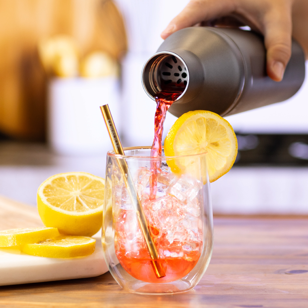 cocktail-shaker-lid-t5 Cocktail_Shaker_lifestyle_1_0f873eef-26b9-477a-b301-4dde25c00201.png